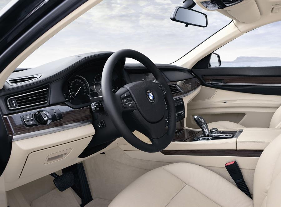  BMW 7-Series 2008 года  (фото 6 из 77)
